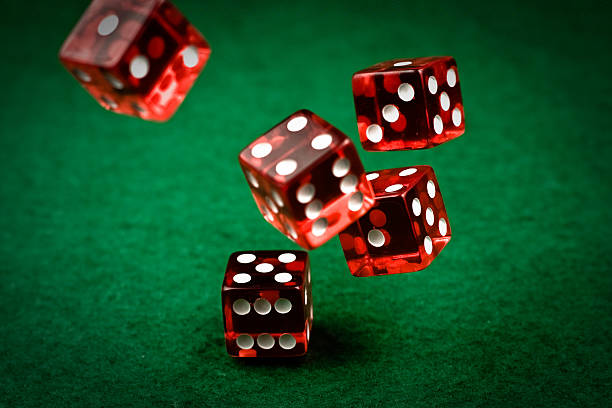 Dealer greeting and table introduction Dealer greeting players in live chat